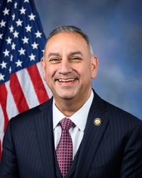 Gilbert Cisneros